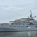 Siêu du thuyền hạng sang EMERALD KAIA đã được được Công ty Trách nhiệm hữu hạn Một thành viên Đóng tàu Hạ Long hạ thủy an toàn. (Ảnh: SBIC)