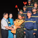 Chuyến bay đặc biệt đưa 124 chiến sỹ về nước sau nhiệm vụ tại Venezuela. (Ảnh: VNA cung cấp)