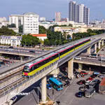 Metro Nhổn-Ga Hà Nội đã “cõng” hơn 14 triệu lượt khách sau 2 năm khai thác. (Ảnh: PV/Vietnam+)