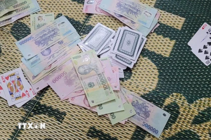 Tang vật vụ đánh bạc. (Ảnh minh họa: TTXVN phát)