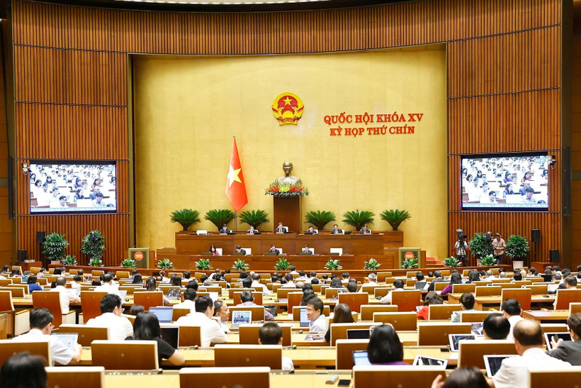 Quốc hội tiếp tục thảo luận về kết quả phát triển kinh tế-xã hội. (Ảnh: TTXVN)