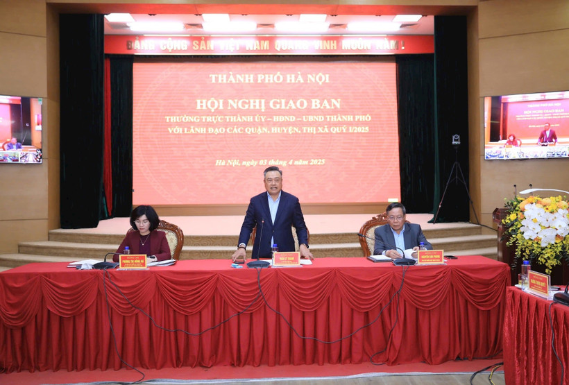 Chủ tịch Ủy ban Nhân dân thành phố Hà Nội Trần Sỹ Thanh phát biểu tại hội nghị. (Ảnh: hanoimoi.vn)