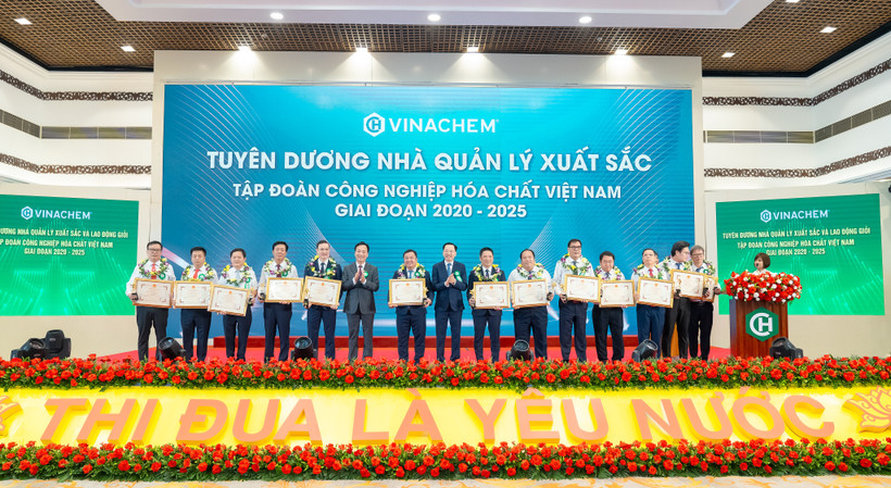 Các cá nhân được khen thưởng danh hiệu "Nhà quản lý xuất sắc Tập đoàn Công nghiệp Hóa chất Việt Nam giai đoạn 2020-2025". 