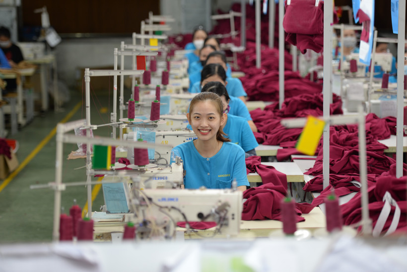 Trong nửa đầu năm 2025, lợi nhuận hợp nhất của Vinatex ước đạt gần 556 tỷ đồng, bằng 61% kế hoạch năm và bằng 197% so với cùng kỳ. (Ảnh: VInatex)