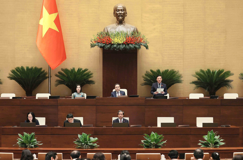 Phó Chủ tịch Quốc hội Nguyễn Khắc Định điều hành phiên họp tại hội trường, sáng 22/5. (Ảnh: An Đăng/TTXVN)