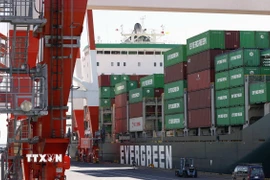 Quang cảnh cảng hàng hóa tại Tokyo, Nhật Bản. (Nguồn: Kyodo/TTXVN)