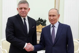 Thủ tướng Slovakia Robert Fico và Tổng thống Nga Vladimir Putin. (Nguồn: Reuters)