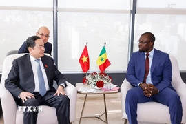 Chủ tịch Quốc hội Trần Thanh Mẫn hội kiến Thủ tướng Senegal Ousmane Sonko. (Ảnh: Doãn Tấn/TTXVN)