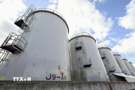 Các bể chứa nước thải tại nhà máy Điện hạt nhân Fukushima Daiichi ở tỉnh Fukushima, Nhật Bản. (Nguồn: Kyodo/TTXVN)