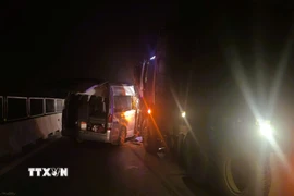 Hiện trường vụ tai nạn trên cao tốc Mai Sơn-Quốc lộ 45 đoạn qua tỉnh Thanh Hóa. (Nguồn: TTXVN phát)