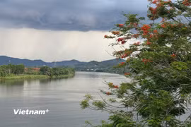 Vẻ đẹp thơ mộng của dòng sông Hương. (Nguồn: Vietnam+)