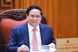 Thủ tướng Phạm Minh Chính chủ trì cuộc họp với với Bộ Giáo dục và Đào tạo; Bộ Y tế. (Ảnh: Dương Giang/TTXVN)