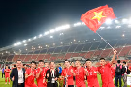 Thành lập năm 2006 thi đấu ở hạng Ba để rồi Hà Nội FC trở thành câu lạc bộ duy nhất trong lịch sử 130 năm bóng đá Việt Nam (1896-2025): 3 năm thăng 3 hạng. (Nguồn: Vietnam+)