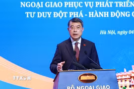 Thủ tướng Lê Minh Hưng phát biểu tại Phiên toàn thể Hội nghị Ngoại giao lần thứ 33. (Ảnh: Dương Giang/TTXVN)