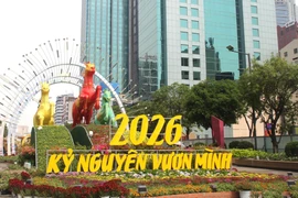 Đại cảnh "Giang sơn cẩm tú" tại Đường hoa Nguyễn Huệ xuân Bính Ngọ 2026, Thành phố Hồ Chí Minh. (Ảnh: Mỹ Phương/TTXVN)