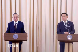Tổng Bí thư, Chủ tịch nước Tô Lâm và Thủ tướng Thái Lan Anutin Charnvirakul gặp gỡ báo chí, thông báo kết quả hội đàm. (Ảnh: Thống Nhất/TTXVN)