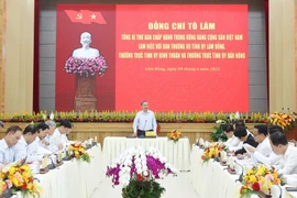 Sáng 9/6, tại Lâm Đồng, Tổng Bí thư Tô Lâm và Đoàn công tác Trung ương làm việc với Ban Thường vụ Tỉnh ủy Lâm Đồng, Thường trực Tỉnh ủy Bình Thuận và Thường trực Tỉnh ủy Đắk Nông về tình hình triển khai thực hiện các nghị quyết, kết luận của Trung ương gần đây; việc sắp xếp tổ chức bộ máy của địa phương gắn với tổ chức đại hội đảng bộ các cấp tiến tới Đại hội lần thứ XIV của Đảng; công tác quốc phòng, an ninh; thực hiện nhiệm vụ tăng trưởng kinh tế ở địa phương và công tác bảo đảm an sinh xã hội. (Ảnh: Thống Nhất/TTXVN)