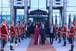 Lễ tiễn Tổng Bí thư Tô Lâm và Phu nhân tại sân bay quốc tế Sofia. (Ảnh: Thống Nhất/TTXVN)