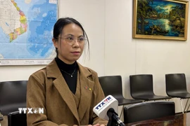 Chị Đỗ Thị Minh Phương, Tổng thư ký Liên hiệp hội người Việt Nam tại Nhật Bản, trả lời phỏng vấn của phóng viên TTXVN. (Ảnh: Xuân Giao/TTXVN)