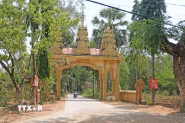 Về Ô Lâm hôm nay, cuộc sống của người dân đang thay đổi từng ngày với hạ tầng đồng bộ, những cung đường nhựa, đường bê tông nối dài tới tận 18 ấp trong toàn xã. (Ảnh: Công Mạo/TTXVN)