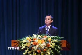 Tân Chủ tịch Ủy ban Nhân dân tỉnh Bắc Ninh Phạm Hoàng Sơn phát biểu nhận nhiệm vụ. (Ảnh: Thanh Thương/TTXVN)