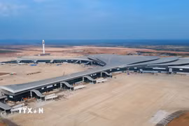 Sân đỗ tàu bay, nhà ga hành khách sân bay Long Thành đã cơ bản hoàn thành các phần việc chính. (Ảnh: Công Phong/TTXVN)