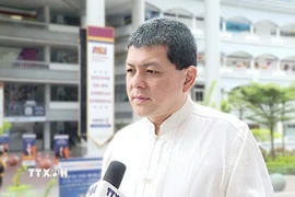 Chuyên gia El Sun OH trả lời phỏng vấn phóng viên TTXVN. (Ảnh: Thành Trung/TTXVN)