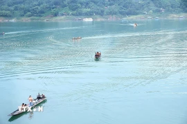 Khu vực lòng hồ sông Đà. (Ảnh: Thanh Hải/TTXVN)