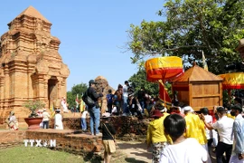 Khu di tích tháp Pô Sah Inư là điểm đến văn hóa không thể thiếu trong hành trình khám phá vùng biển của tỉnh Lâm Đồng. (Ảnh: Hồng Hiếu/TTXVN)