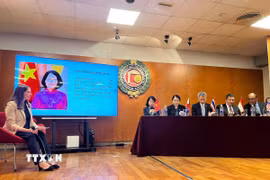 Đại sứ Việt Nam tại Argentina Ngô Minh Nguyệt phát biểu tai Hội thảo ASEAN tại Buenos Aires. (Ảnh: Diệu Hương/TTXVN)