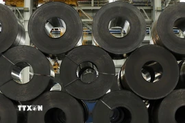 Thép cuộn cán nóng. (Ảnh: Quốc Khánh/TTXVN)