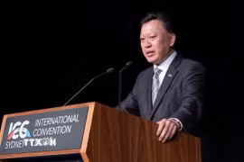 Ông Francis Wong OAM, Chủ tịch Diễn đàn Doanh nghiệp Australia-ASEAN (AABF), phát biểu tại một hội nghị xúc tiến đầu tư giữa Việt Nam và Australia. (Ảnh: TTXVN phát)