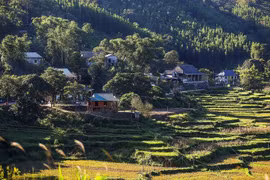 Những xóm làng người Mường bình yên của xã Vân Sơn đang là điểm thu hút đối với nhiều du khách. (Ảnh: Trọng Đạt/TTXVN)