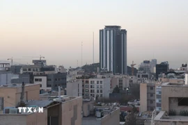 Quang cảnh thủ đô Tehran của Iran, ngày 1/3/2026. (Nguồn: THX/TTXVN)