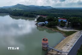 Hồ Dầu Tiếng đang được đầu tư hiện đại hóa hệ thống quan trắc, giám sát và điều hành nhằm bảo đảm vận hành an toàn, hiệu quả, đáp ứng yêu cầu khai thác đa mục tiêu. (Ảnh: Giang Phương/TTXVN)