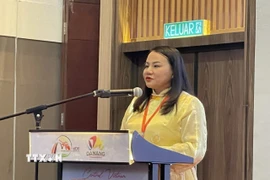 Bà Trần Thị Hoài Trâm, Giám đốc Sở Du lịch Thành phố Huế, phát biểu tại sự kiện. (Ảnh; Quang Hoàn/TTXVN)