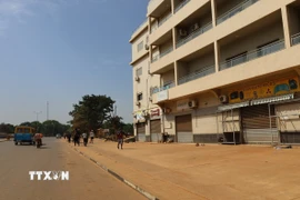 Quang cảnh một tuyến phố ở Bissau, Guinea-Bissau ngày 26/11/2025. (Nguồn: THX/TTXVN)