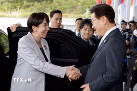 Tổng thống Hàn Quốc Lee Jae Myung và Thủ tướng Nhật Bản Sanae Takaichi tại cuộc gặp ở Andong, tỉnh Bắc Gyeongsang, Hàn Quốc, ngày 19/5/2026. (Ảnh: Yonhap/TTXVN)