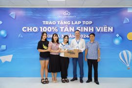 Chương trình tặng laptop đã được nhà trường triển khai từ năm 2024. (Nguồn: Vietnam+)