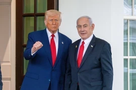 Tổng thống Mỹ Donald Trump (trái) và Thủ tướng Israel Benjamin Netanyahu tại cuộc gặp ở Nhà Trắng, Washington, DC. (Ảnh: IRNA/TTXVN)