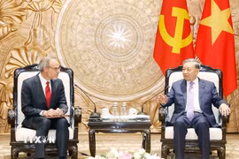Tổng Bí thư, Chủ tịch nước Tô Lâm tiếp ông David Zapolsky, Phó Chủ tịch cấp cao, Giám đốc Pháp lý và Quan hệ Toàn cầu của tập đoàn Amazon. (Ảnh: Thống Nhất/TTXVN)