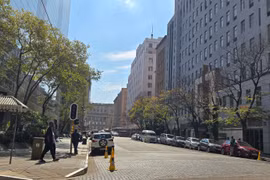 Một góc phố Main ở thành phố Johannesburg. (Ảnh: Hồng Minh/Vietnam+)