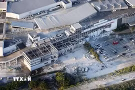 Thiệt hại sau động đất tại trung tâm mua sắm Aeon Mall ở tỉnh Kumamoto, Nhật Bản ngày 28/7/2026. (Ảnh: Kyodo/TTXVN phát)