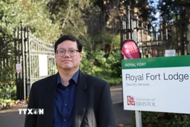 Chân dung Tiến sỹ Hồ Quốc Tuấn, giảng viên cấp cao Đại học Bristol. (Ảnh: Phong Hà/TTXVN)