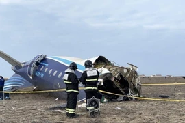 Chiếc máy bay Embraer 190 của hãng hàng không Azerbaijan Airlines, bay từ Baku đến Grozny (Nga), đã gặp nạn sáng 25/12/2024 gần thành phố Aktau ở miền Tây Kazakhstan, khiến 38 người thiệt mạng. Trên máy bay có 62 hành khách và 5 thành viên phi hành đoàn. (Ảnh: AA/TTXVN)