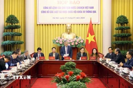 Phó Chủ nhiệm Văn phòng Chủ tịch nước, Trợ lý Chủ tịch nước Cấn Đình Tài, chủ trì buổi họp báo. (Ảnh: An Đăng/TTXVN)