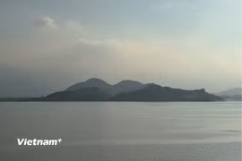 Hồ Núi Cốc - hồ nước nhân tạo rộng lớn nằm dưới chân dãy Tam Đảo, nơi thiên nhiên, huyền thoại và văn hóa giao hòa tạo nên một điểm đến hấp dẫn giữa vùng trung du Bắc Bộ. (Nguồn: Vietnam+)
