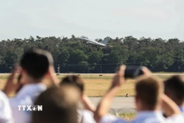 Máy bay chiến đấu Eurofighter Typhoon được giới thiệu tại triển lãm hàng không ILA Berlin, ở Schoenefeld, Đức, ngày 22/6/2022. (Ảnh: THX/TTXVN)