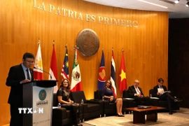 Thay mặt phái đoàn ngoại giao ASEAN, Đại sứ Việt Nam Nguyễn Văn Hải, Chủ tịch luân phiên ACMC, phát biểu tại sự kiện. (Ảnh: Phi Hùng/TTXVN)