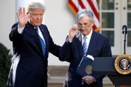 Tổng thống Mỹ Donald Trump (trái) và Chủ tịch Cục Dự trữ Liên bang Mỹ (Fed) Jerome Powell. (Nguồn: Reuters)